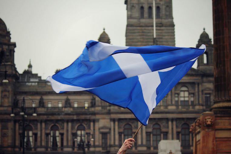 Scots form the ‘Freedom Chain’ for an independent Scotland
