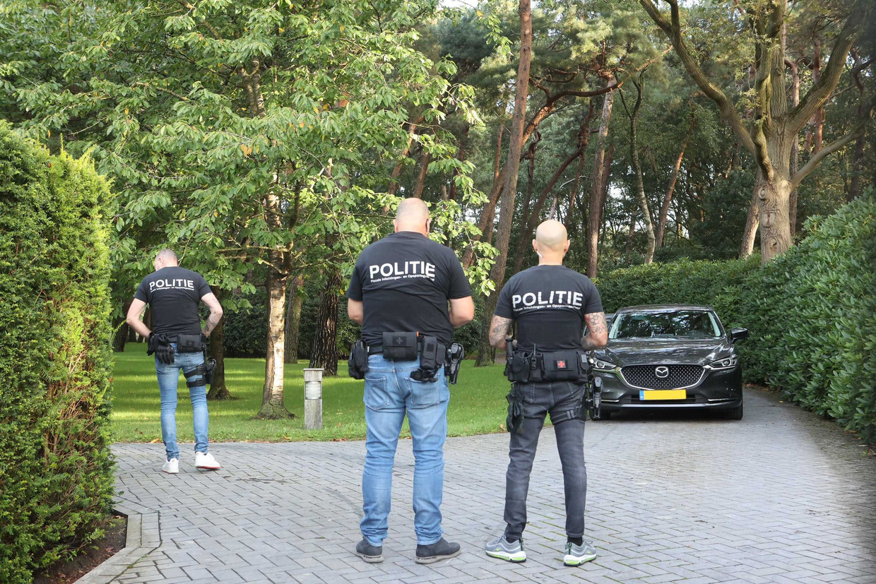 Nederlandse opsporingsdienst financiële criminaliteit doet inval bij ...
