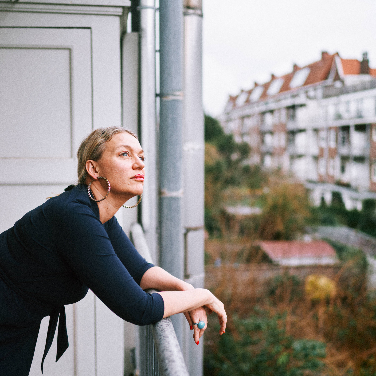 Psychiater Damiaan Denys en schrijfster Stella Bergsma Een madonna met tieten, dat vinden we moeilijk foto