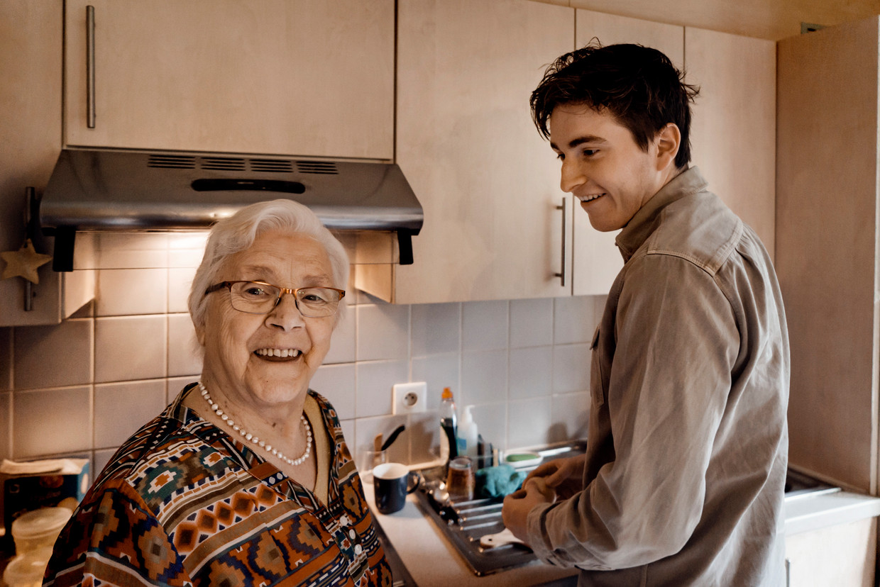 Gentse project ‘Hello Jenny’ zet technologie in om eenzaamheid bij ...