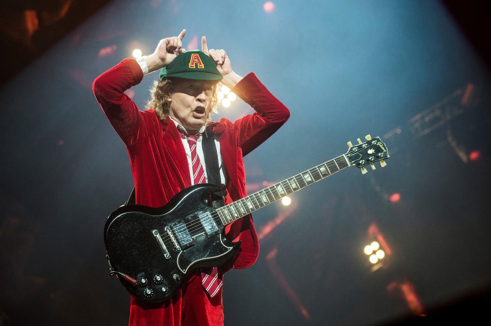Angus Young over onverwachte comebackplaat AC/DC: ‘Ik wist dat er nog ...