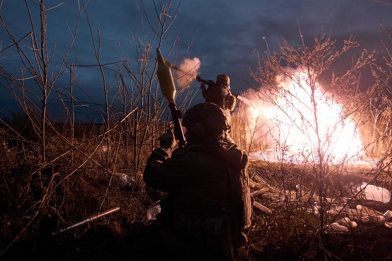 Ukraine rarely captures ‘a trench, a shed or the corner of a row of trees’ from the Russians.  So small ‘battlefield victories’ are not enough for America