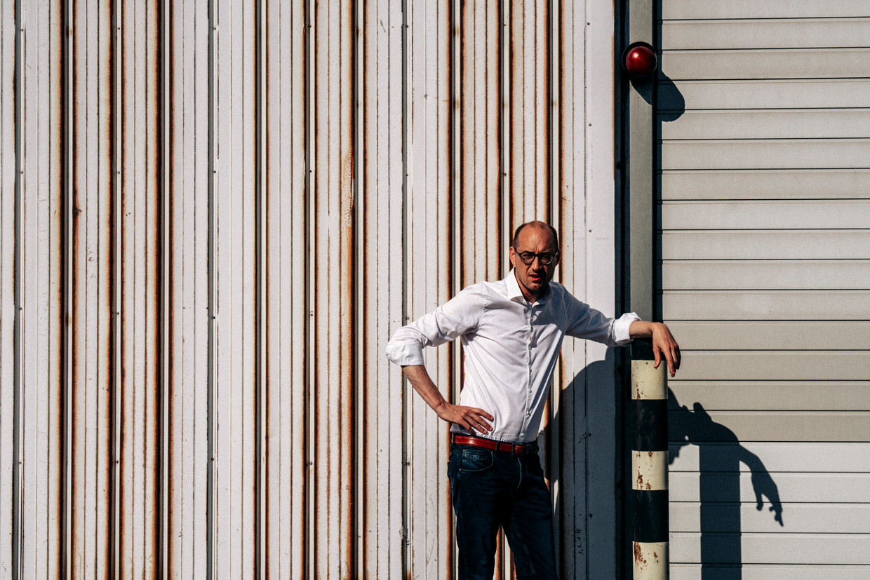 'Terwijl het systeem onbetaalbaar wordt, beloven we mensen een pensioenbonus van 22.000 euro die recht op hun rekening gestort wordt. Mensen zien ook dat dat niet kan.' Beeld Eva Beeusaert