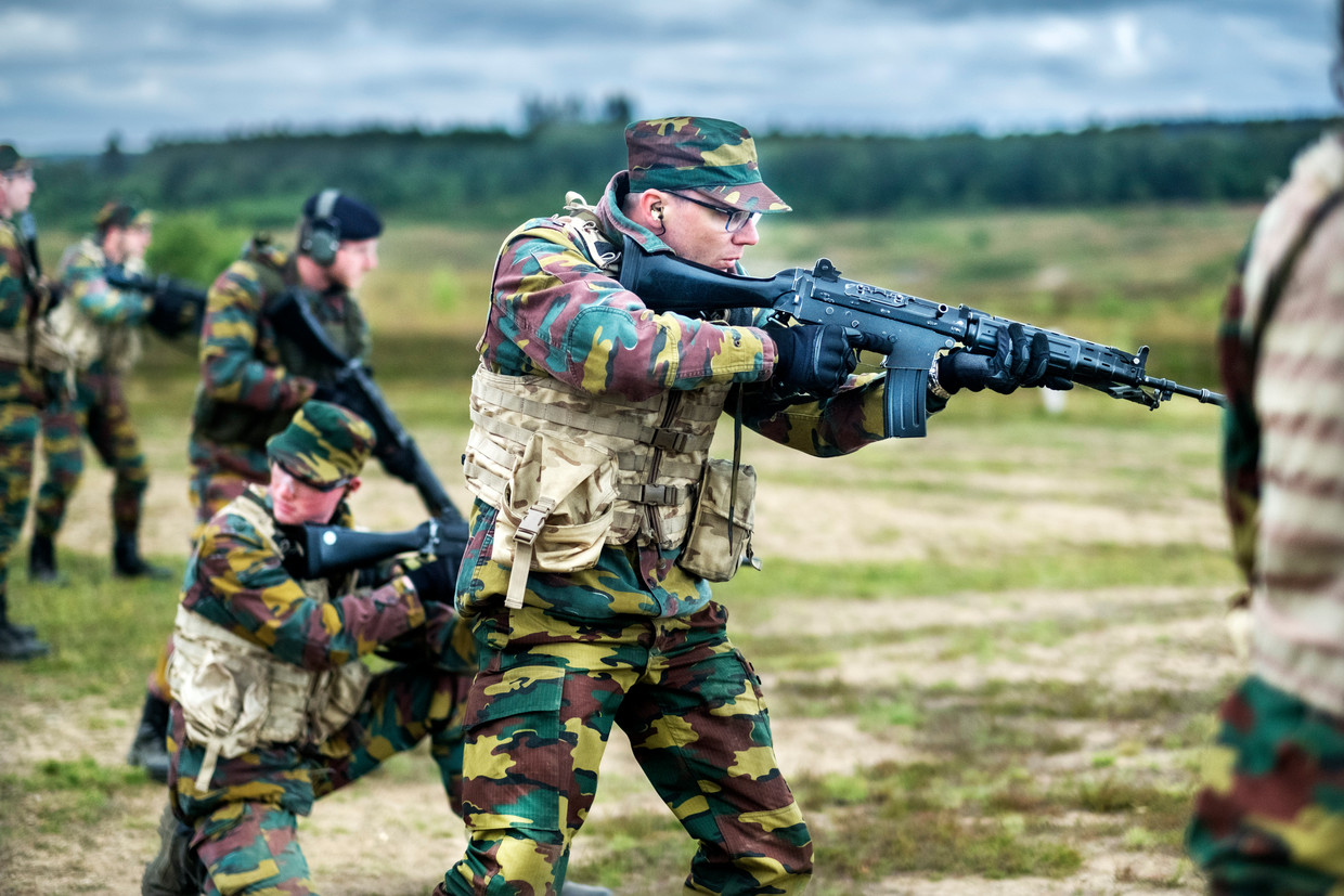 De vuurdoop van Holslag en Pohlmann in het leger "Als reservist kom je jezelf tegen"