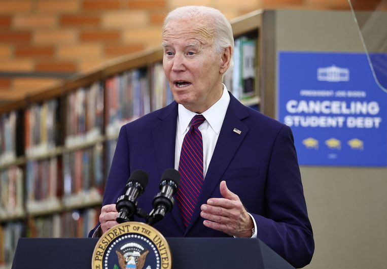 American elections.  Most voters think both Biden and Trump are mentally unfit for a second term