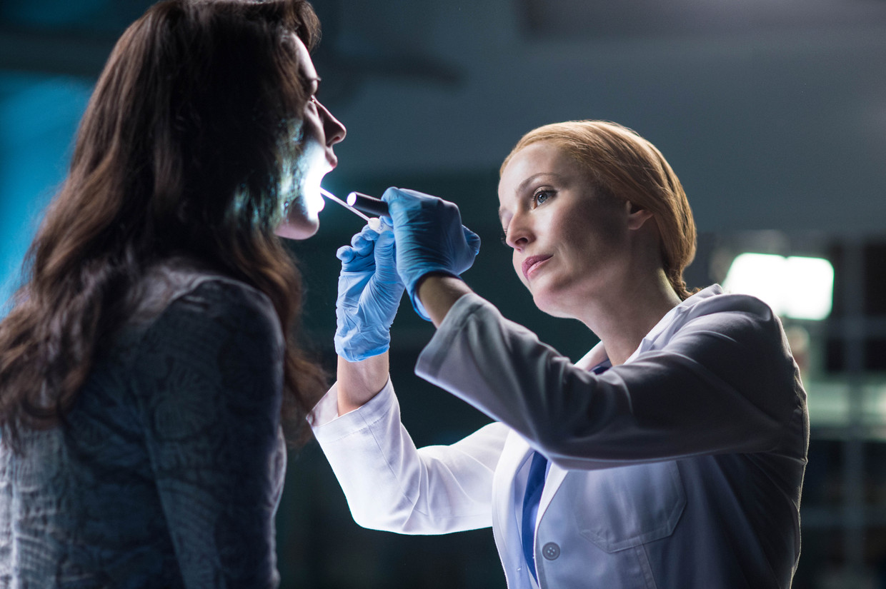 Gillian Anderson as Paramedic Dana Scully.  rv image x files