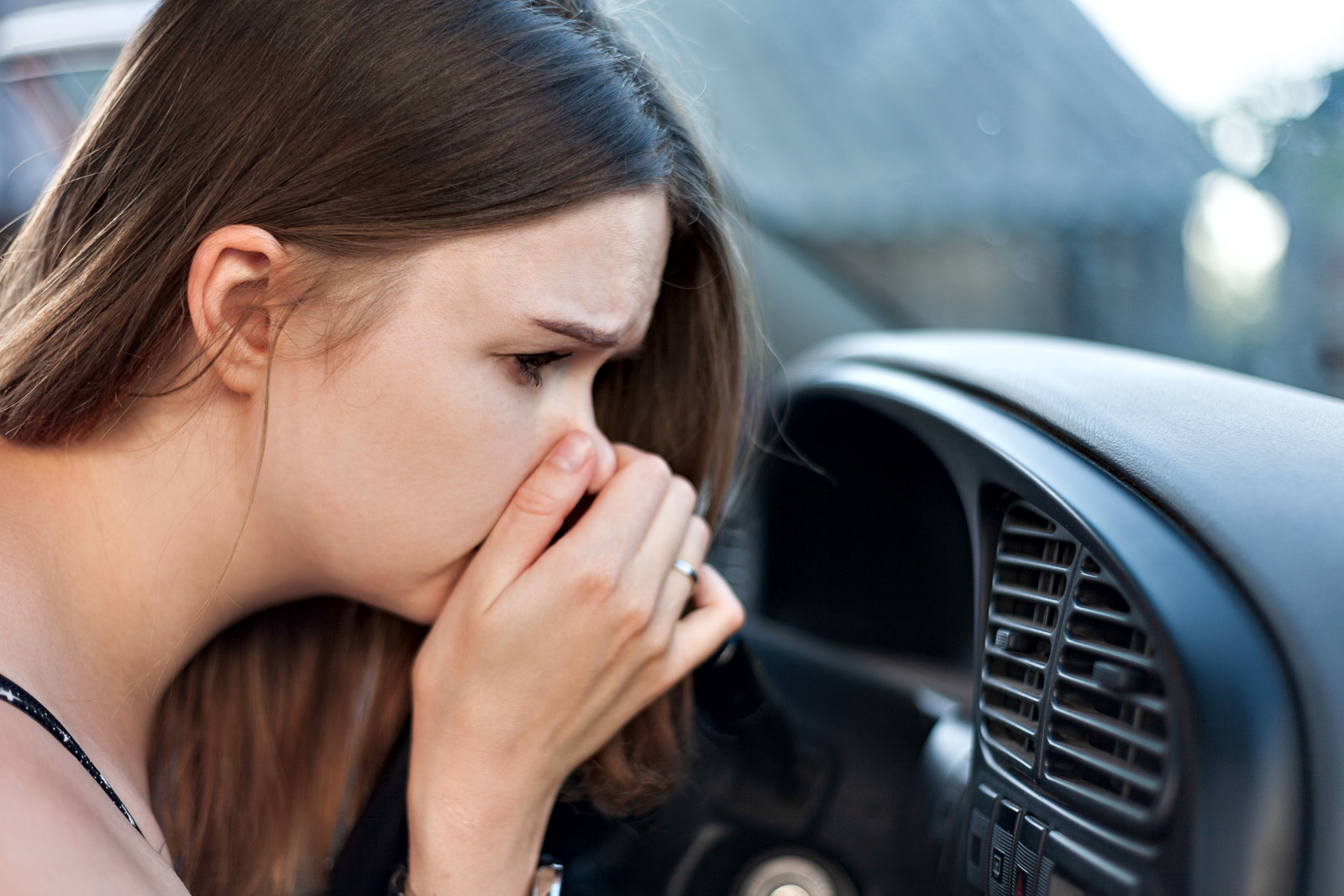 Vieze lucht in je auto? Dit zijn vijf veelvoorkomende oorzaken
