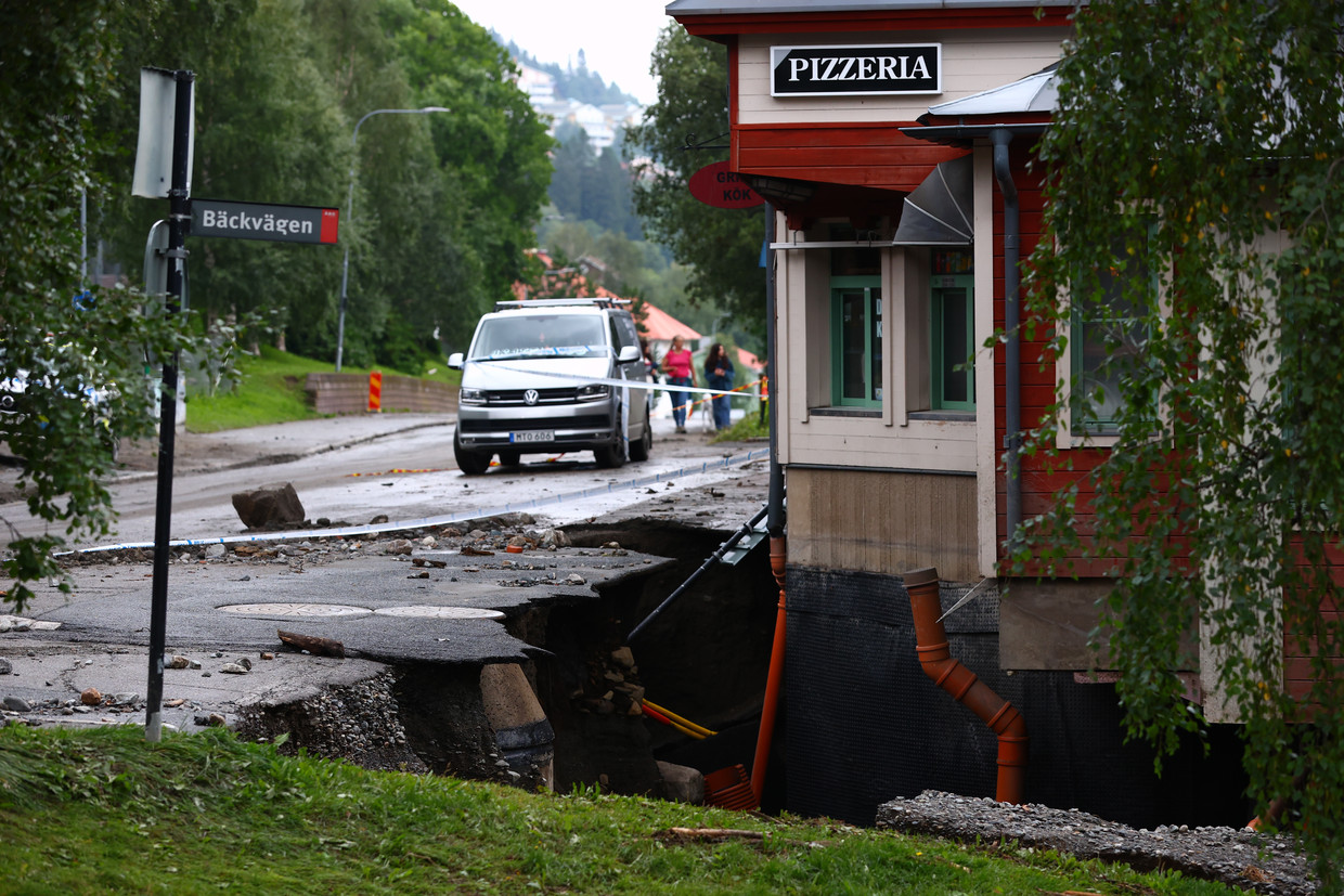 Il terreno è stato spazzato via sotto una pizzeria a Ur.  Immagine ANP/EPA