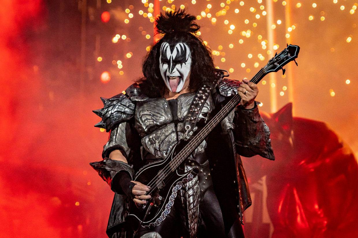 Gene Simmons Dat is het voordeel van met één been in het graf staan, je denkt onversaagd ach, wat kan me nog overkomen? afbeelding