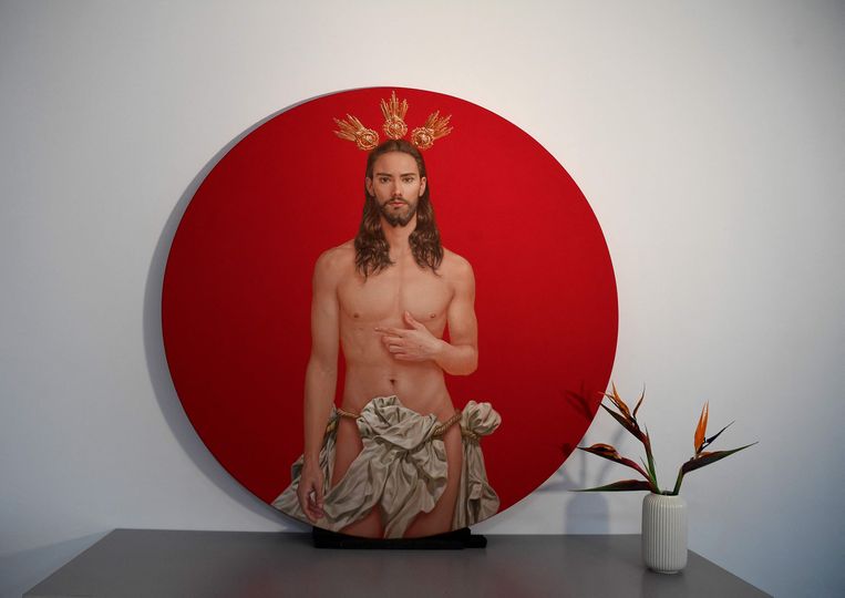 “Too feminine” Christ receives criticism from ultra-conservatives