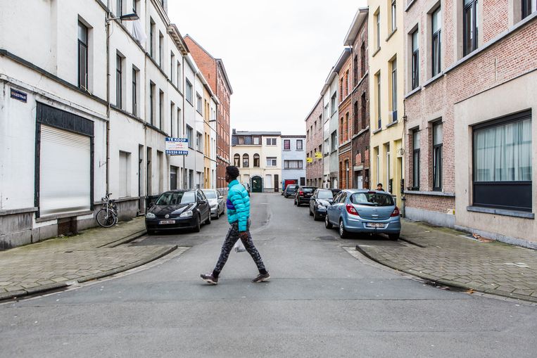 Drugsoorlog in Antwerpen "Soms komen de dealers hier een colaatje drinken"