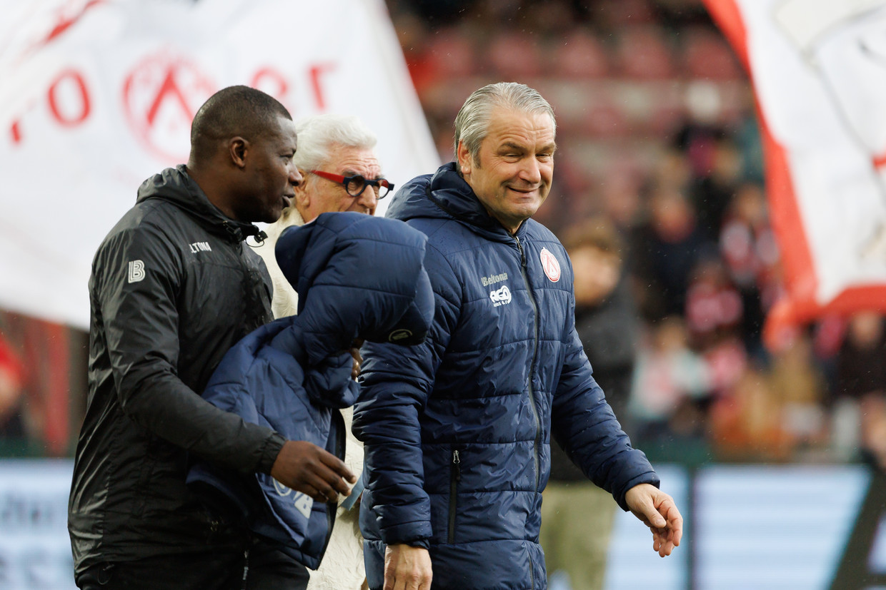 Geen trainer, voorzitter of CEO: de ‘spookclub’ KV Kortrijk | De Morgen