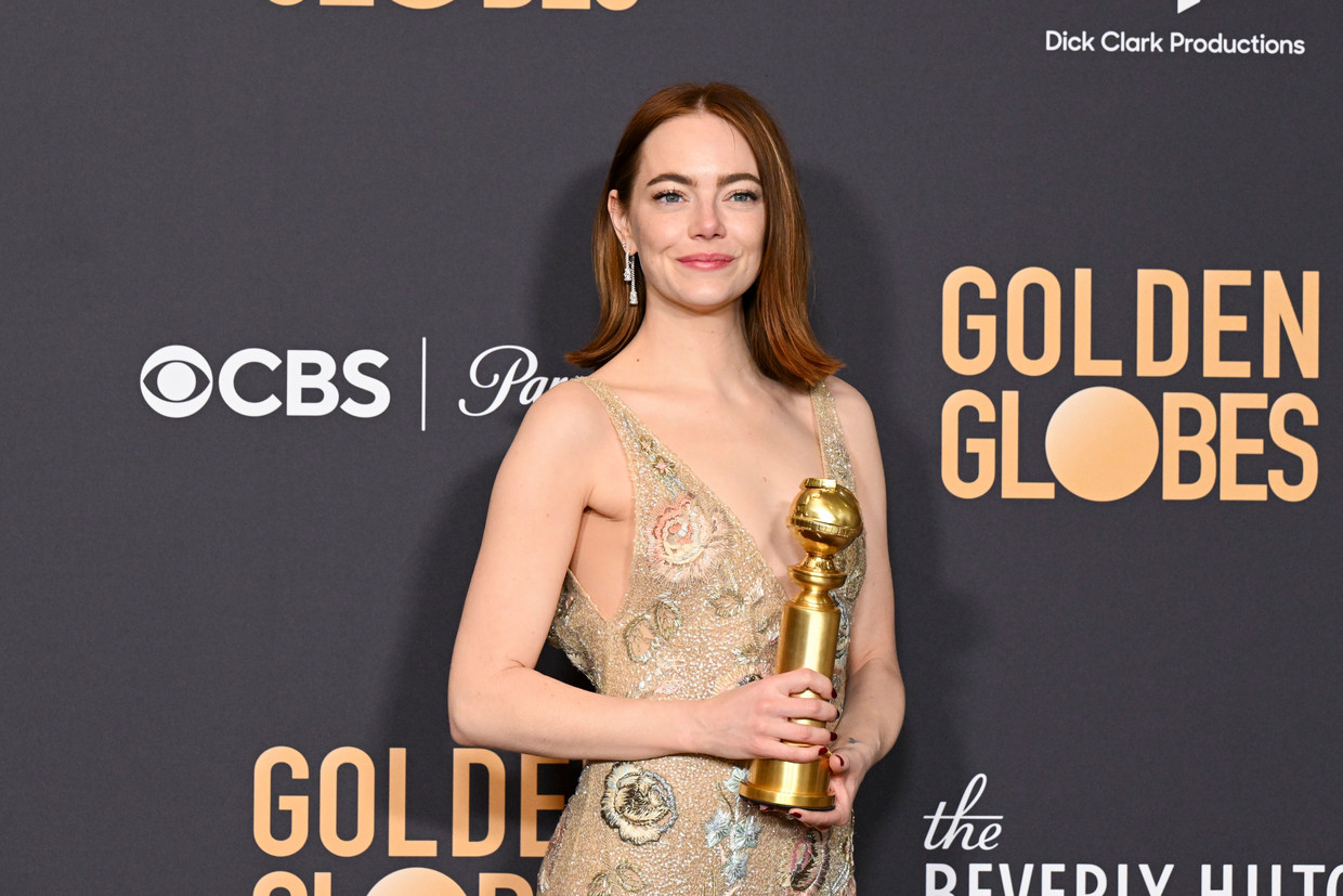 Emma Stone kreeg een gouden beeldje voor 'Poor Things'. Beeld Photo News