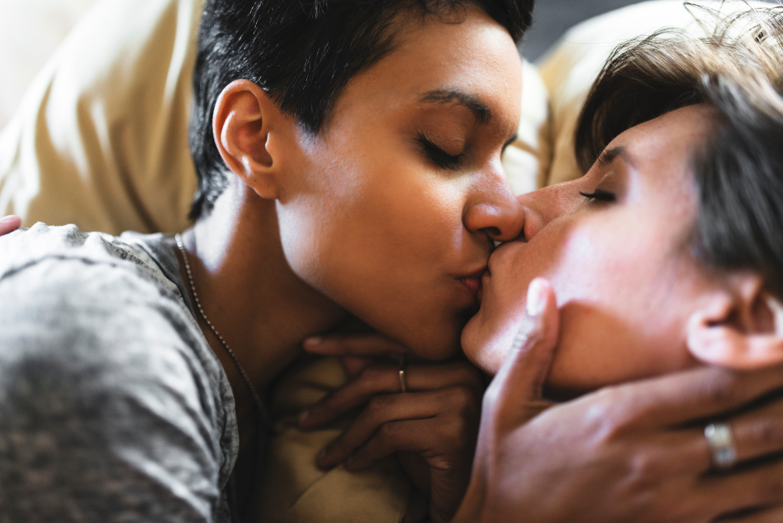 Strek het Wifes -poesje uit Volwassen foto's