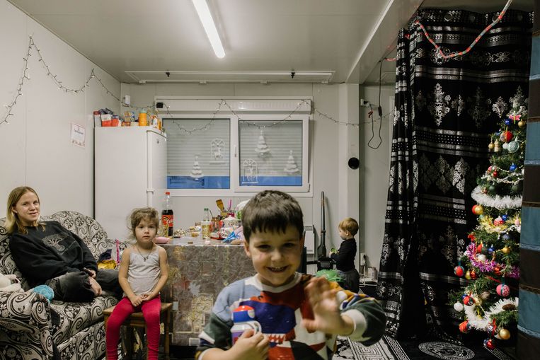 Ukrainian refugees struggle with new traditions and harsh realities