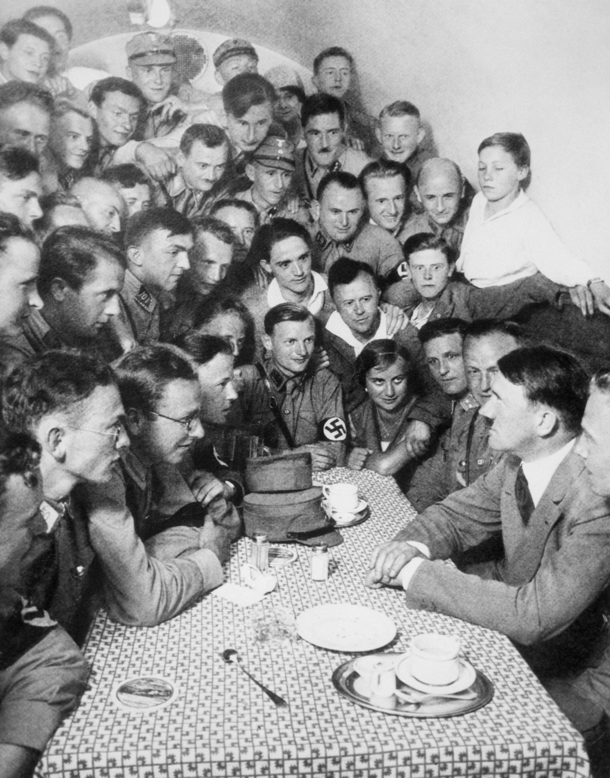 Hitler and Beit supporters, after his appointment as Chancellor in 1933. Beitmann archive photo