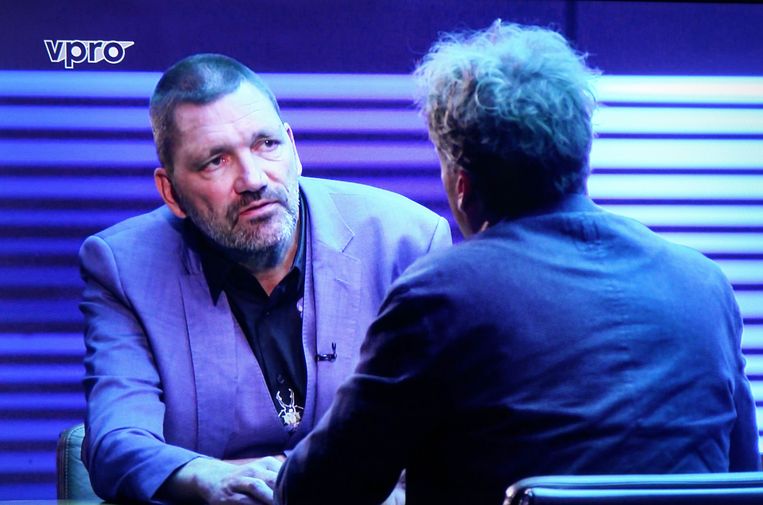 In “Zomergasten”, Theo Maassen ha una conversazione seria con il fisico Thomas Hertog.  Quasi troppo serio