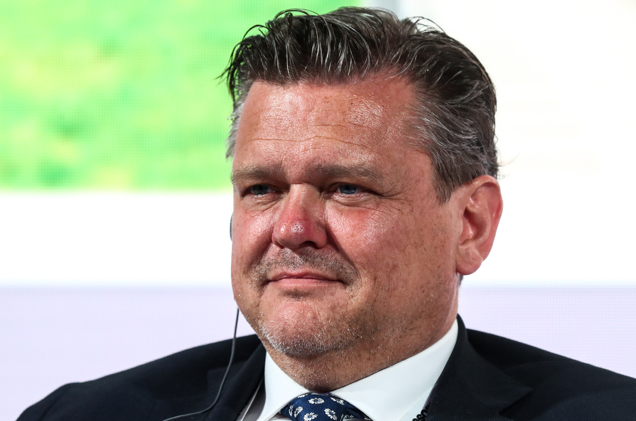 Wie onderhoudt Rob Van de Velde tijdens zijn 'ontluizing'? | De Morgen