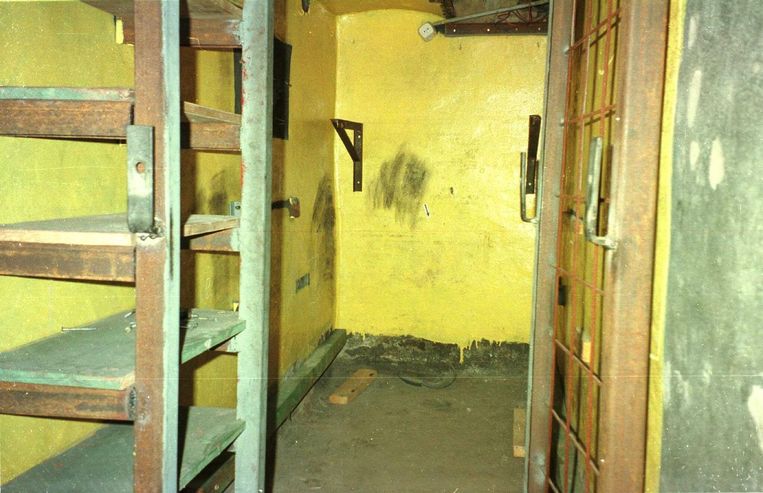 het-huis-van-marc-dutroux-in-marcinelle-is-tot-puin-herleid-maar-de-kelder-blijft