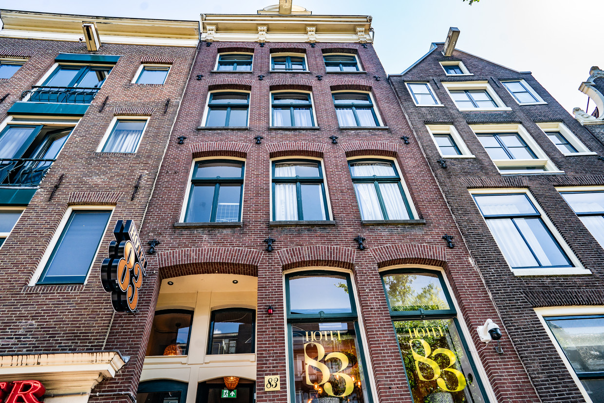 Een avond en nacht op de Wallen onder het nieuwe regime: \u2018Need ...