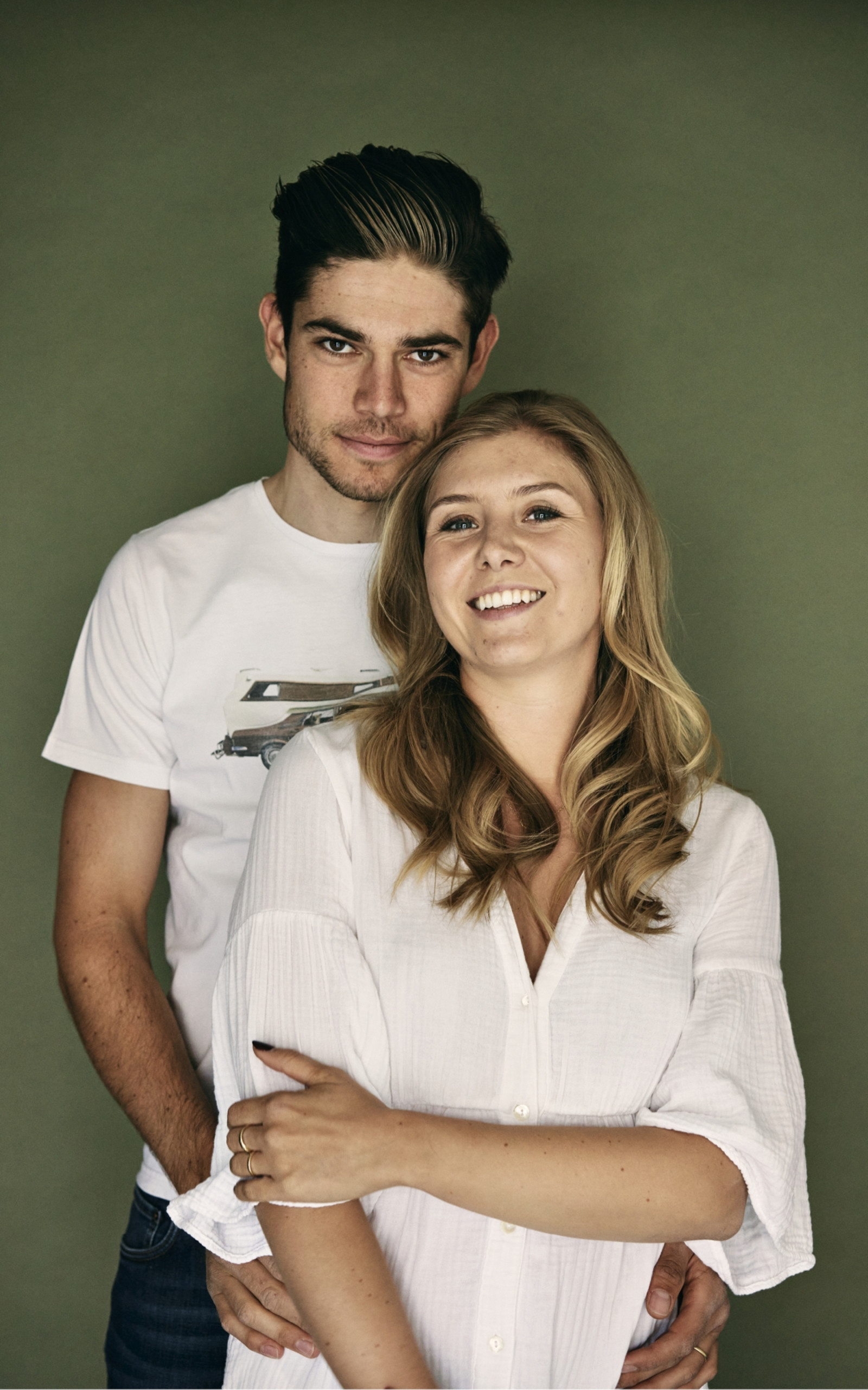 sarah-de-bie-mevrouw-wout-van-aert-als-ik-nu-iemand-op-tv-een-hand