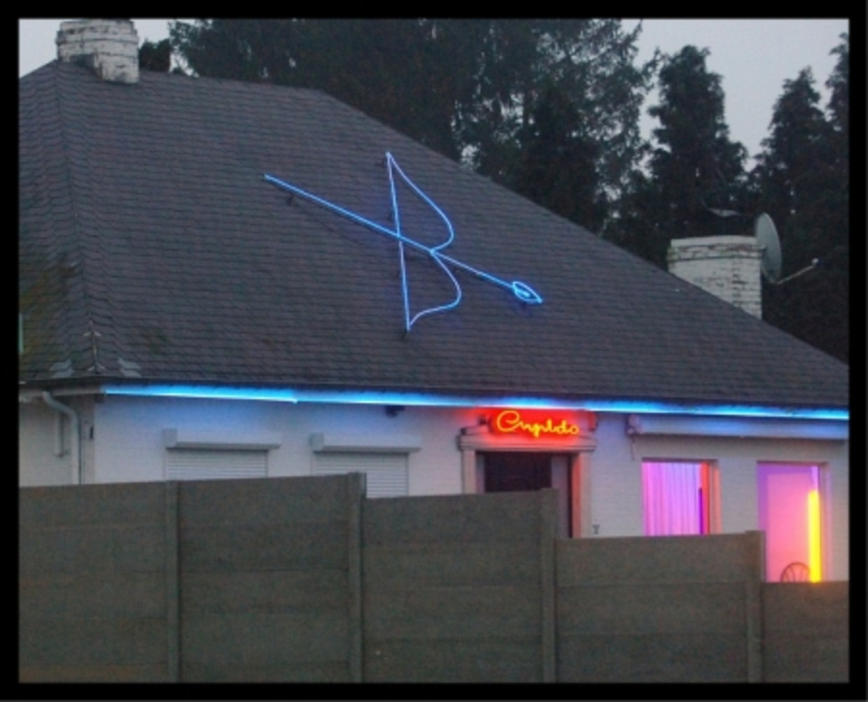 Humo sprak met de klanten van prostituees Ze kleedde me uit en bond me vast aan bed 1240x1003 Volwassen Foto Hq Humo sprak met de klanten van prostituees Ze kleedde me uit en bond me vast aan bed afbeelding