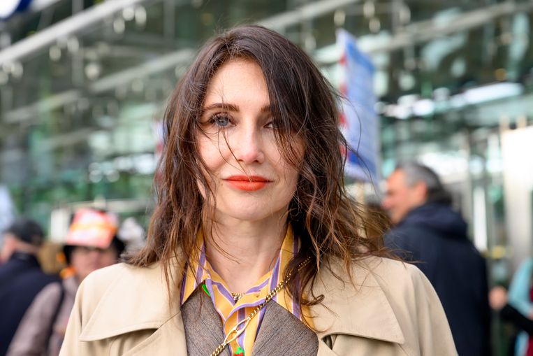 Carys Van Houten is arrested, Halle Berry is furious, and Hugh Jackman is single again