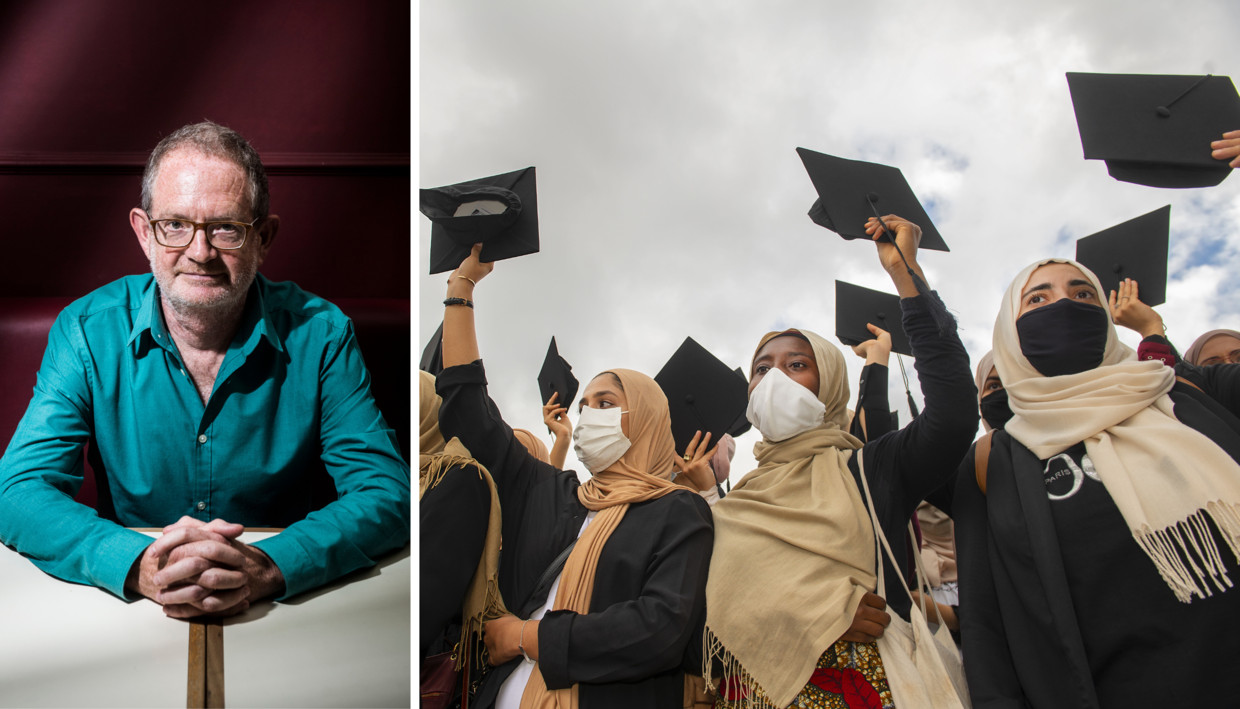 Waarom leerkracht met hoofddoek verkeerd rolmodel kan zijn | De Morgen