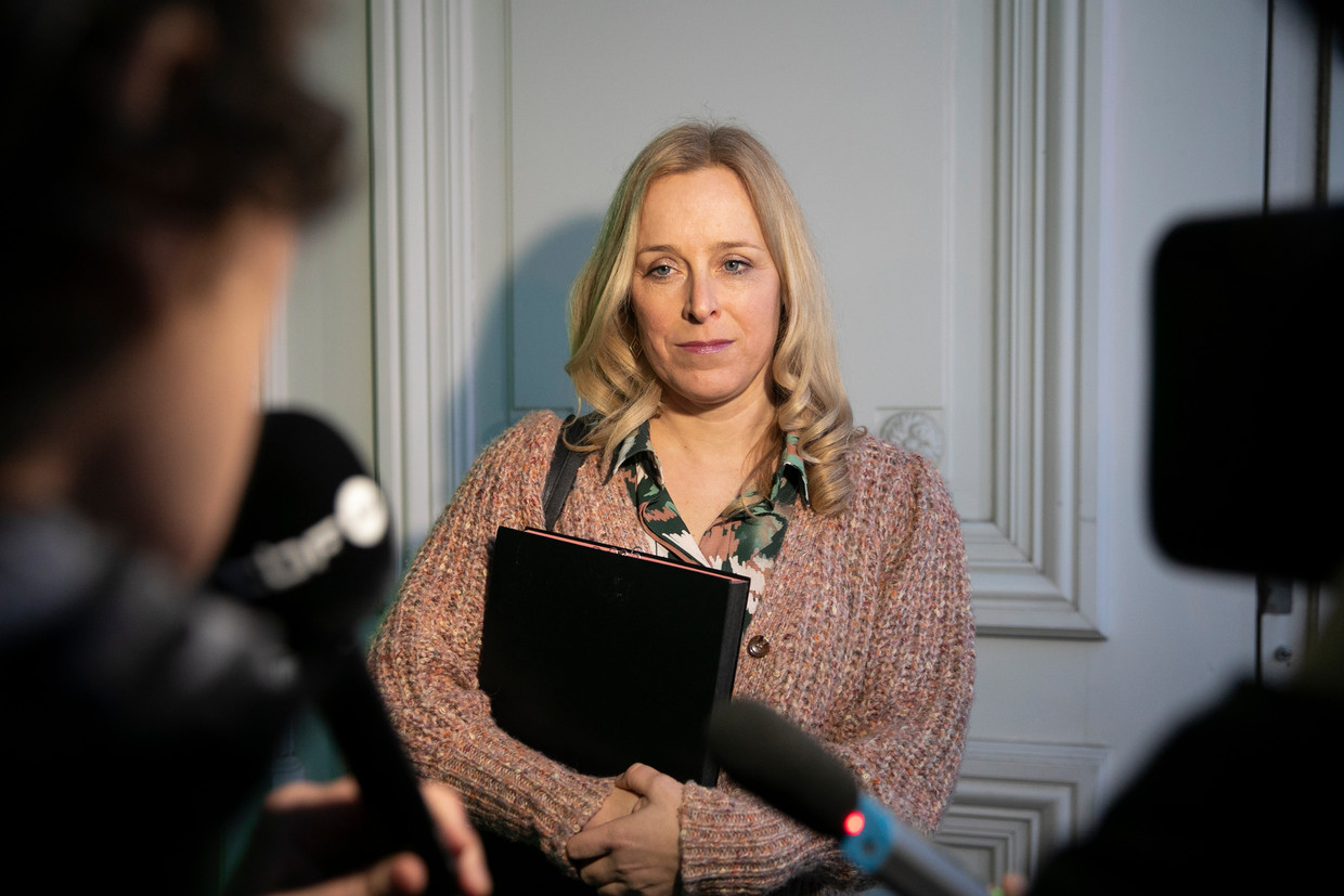 ‘Emotioneel’ partijbestuur Open Vld na ontslag staatssecretaris De Bleeker