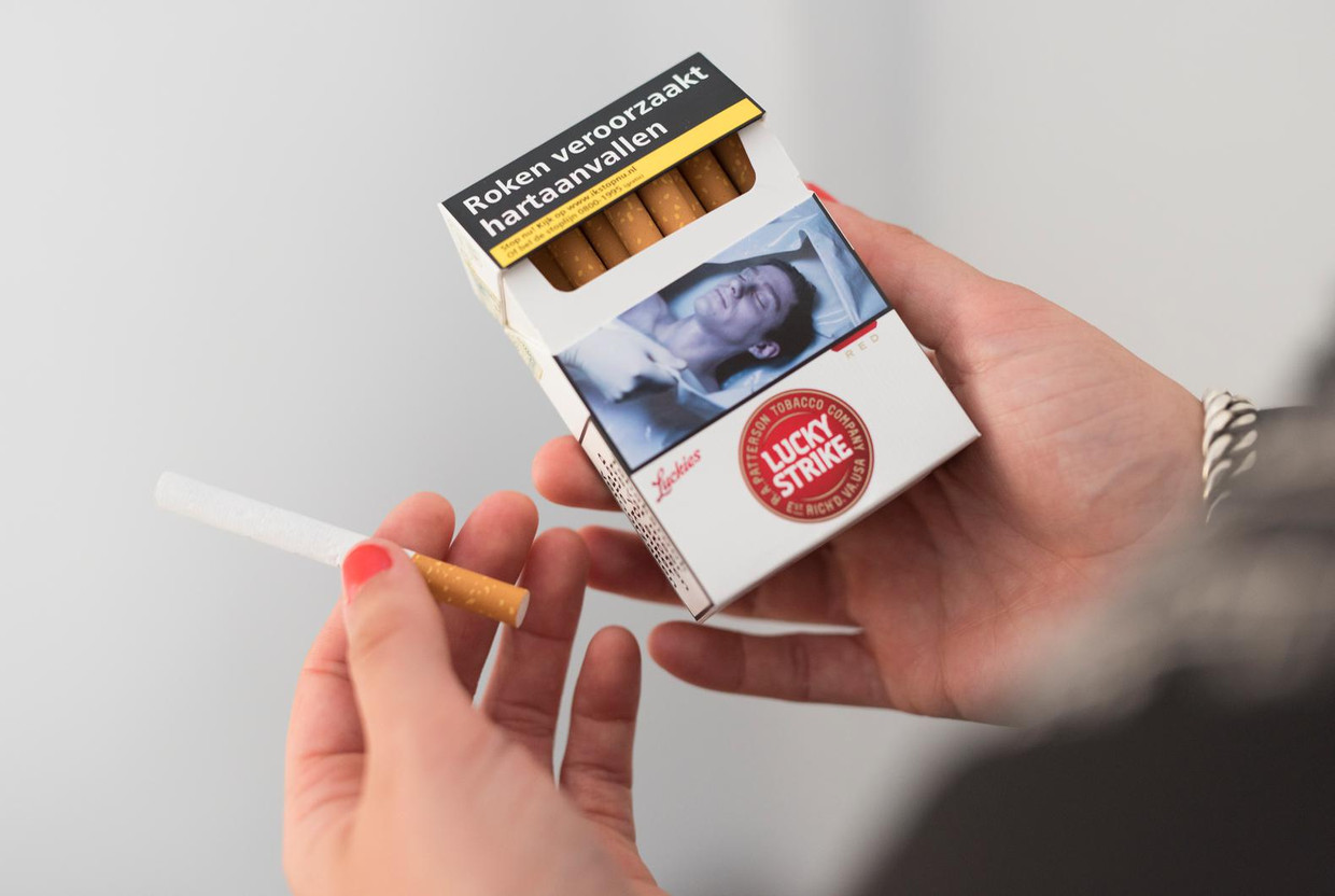 Regering wil roken ontmoedigen: zoveel duurder wordt een pakje ...