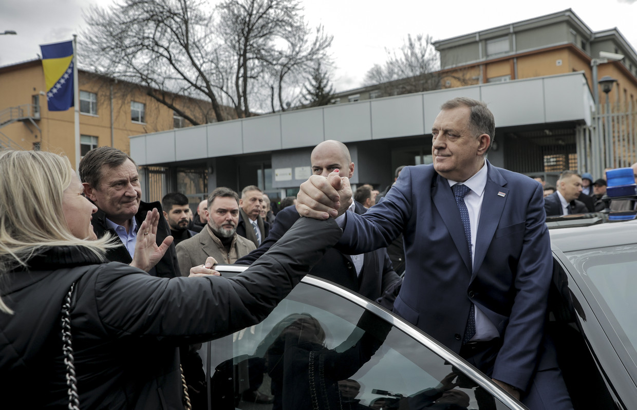 Mirolad Dodik, de president van de Republika Srpska in Bosnië-Herzegovina, schold onlangs een kritische journaliste de huid vol.  Beeld Anadolu via Getty Images