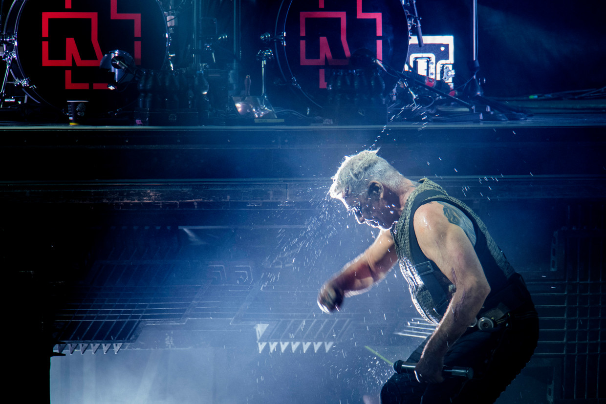 Rammstein raakt verstrikt in een web van tegenstrijdigheden: provoceren ...
